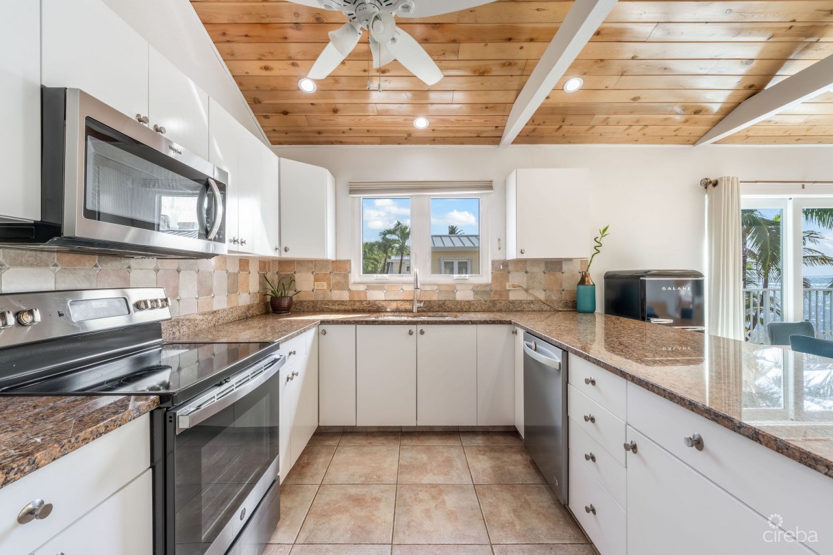 Caribbean Paradise 8, 3 Bed + Den Beachfront Villa - Image 5