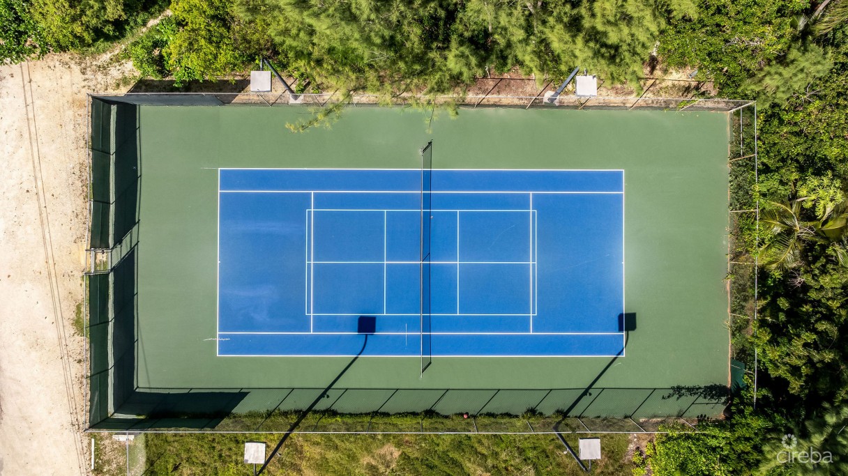 Caribbean Paradise 8, 3 Bed + Den Beachfront Villa - Image 23