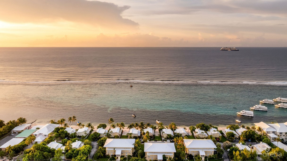 Caribbean Paradise 8, 3 Bed + Den Beachfront Villa - Image 24