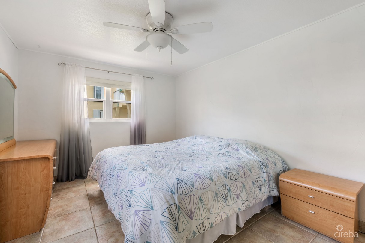 Caribbean Paradise 8, 3 Bed + Den Beachfront Villa - Image 11