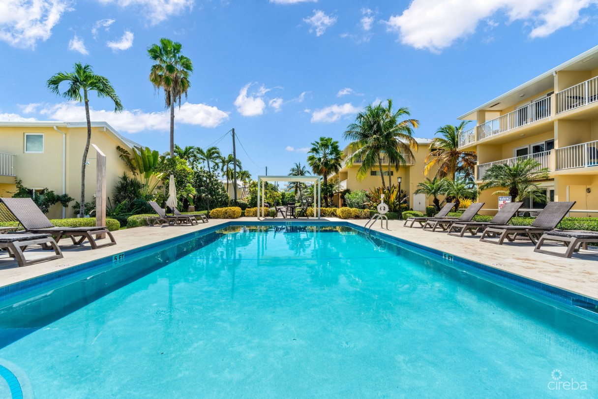 Caribbean Paradise 8, 3 Bed + Den Beachfront Villa - Image 19