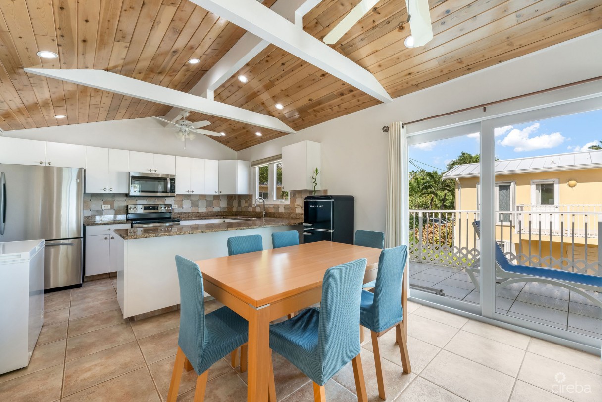 Caribbean Paradise 8, 3 Bed + Den Beachfront Villa - Image 7