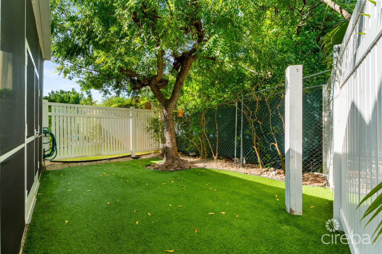 Fountain Court 3 Bed Plus Den - Image 2