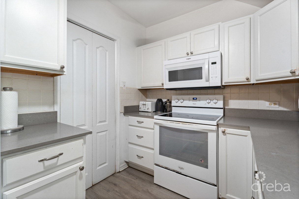 Fountain Court 3 Bed Plus Den - Image 8