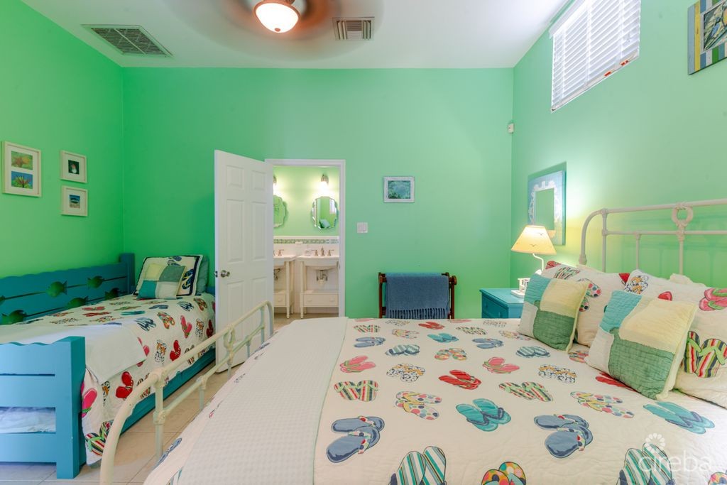 Shore Tang - Image 16