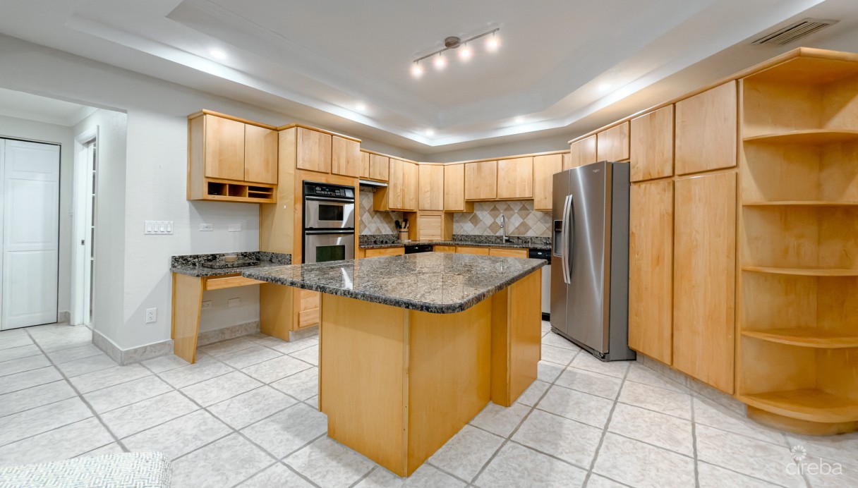 Poinsettia Condo Seven Mile Beach - Image 7