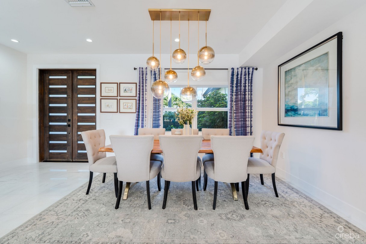 Fully Renovated 4-bed Canal Front Home With Den & Dock | The Shores - Image 4