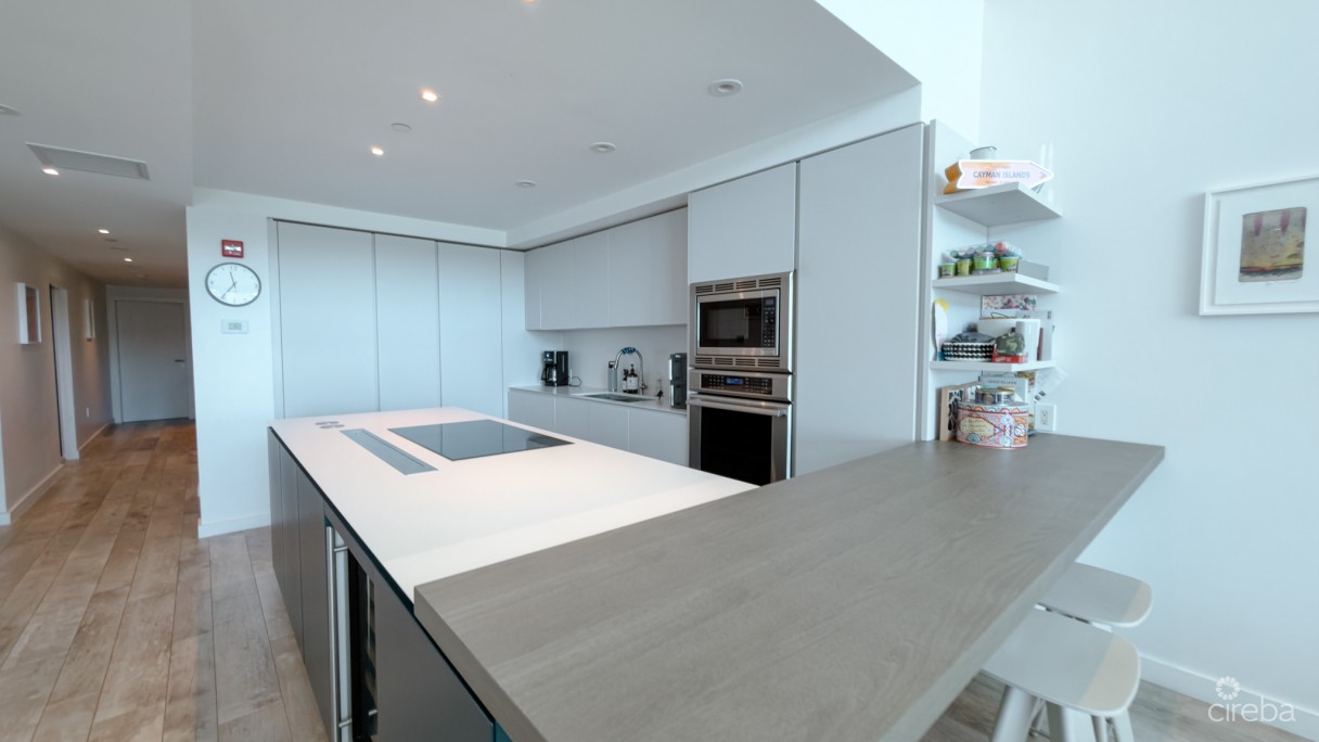 Tides Beachfront Residence - Image 8