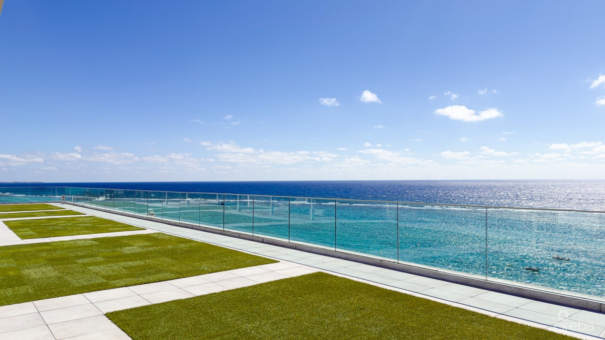 Tides Beachfront Residence - Image 14