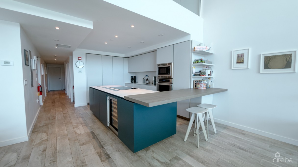 Tides Beachfront Residence - Image 7