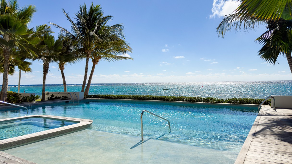 Tides Beachfront Residence - Image 20
