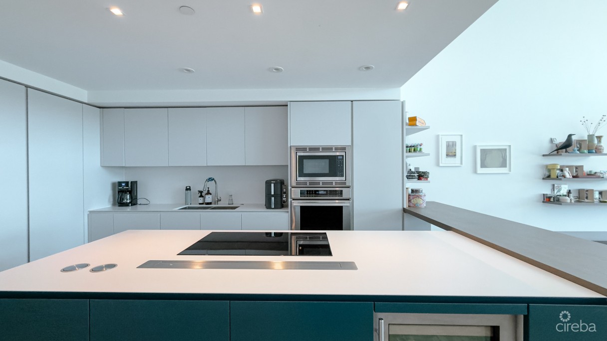 Tides Beachfront Residence - Image 5