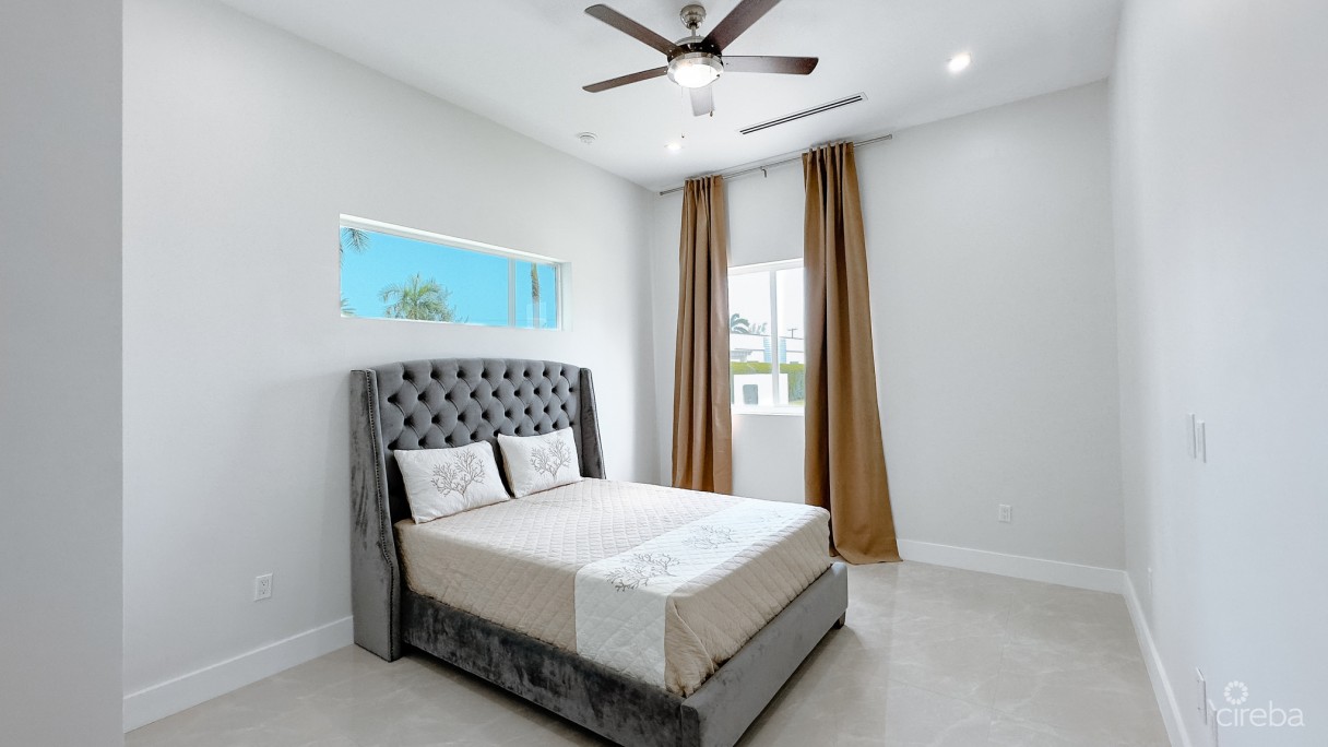 Tarpon Circle 4 Bed Family Home - Image 11