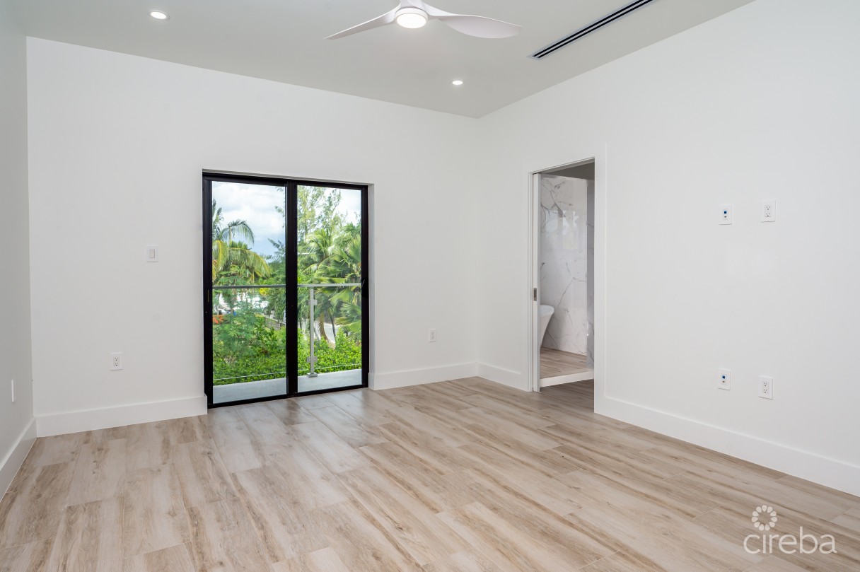 Lavania Court - Gated - Large 2 Bed 2 Bath Townhomes - Image 6