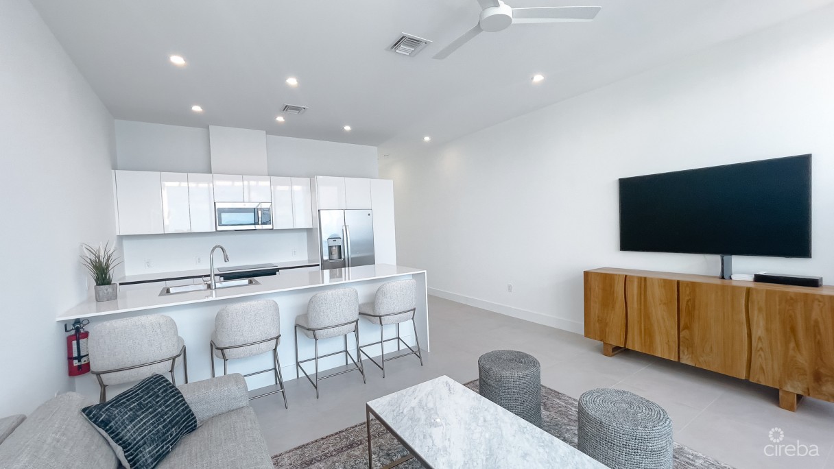 Sunset Point Oceanfront Condo - Image 9