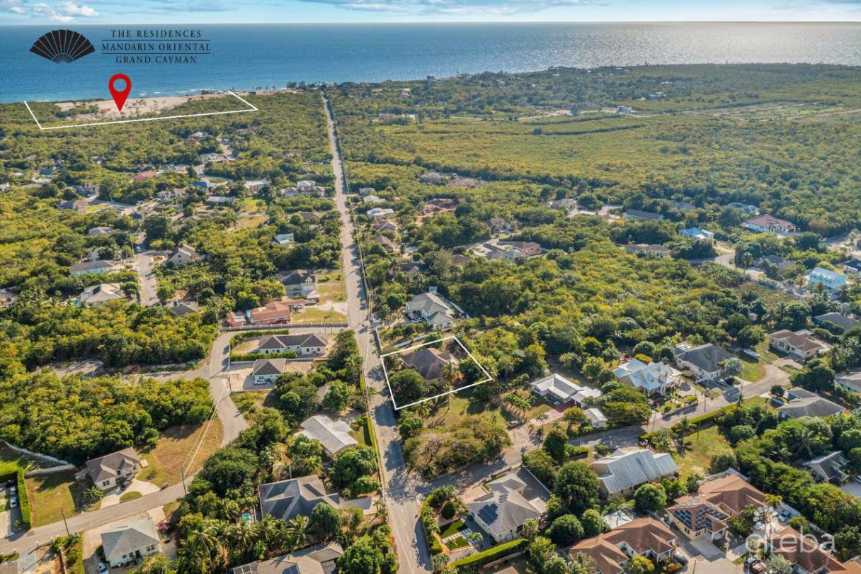 Large 5- Bedroom Home In Beach Bay, Bodden Town - Image 17