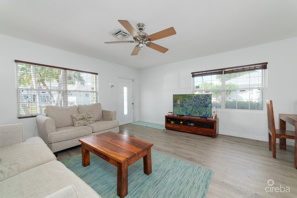 Palm Springs Spacious One Bed - Rare Find - Image 2