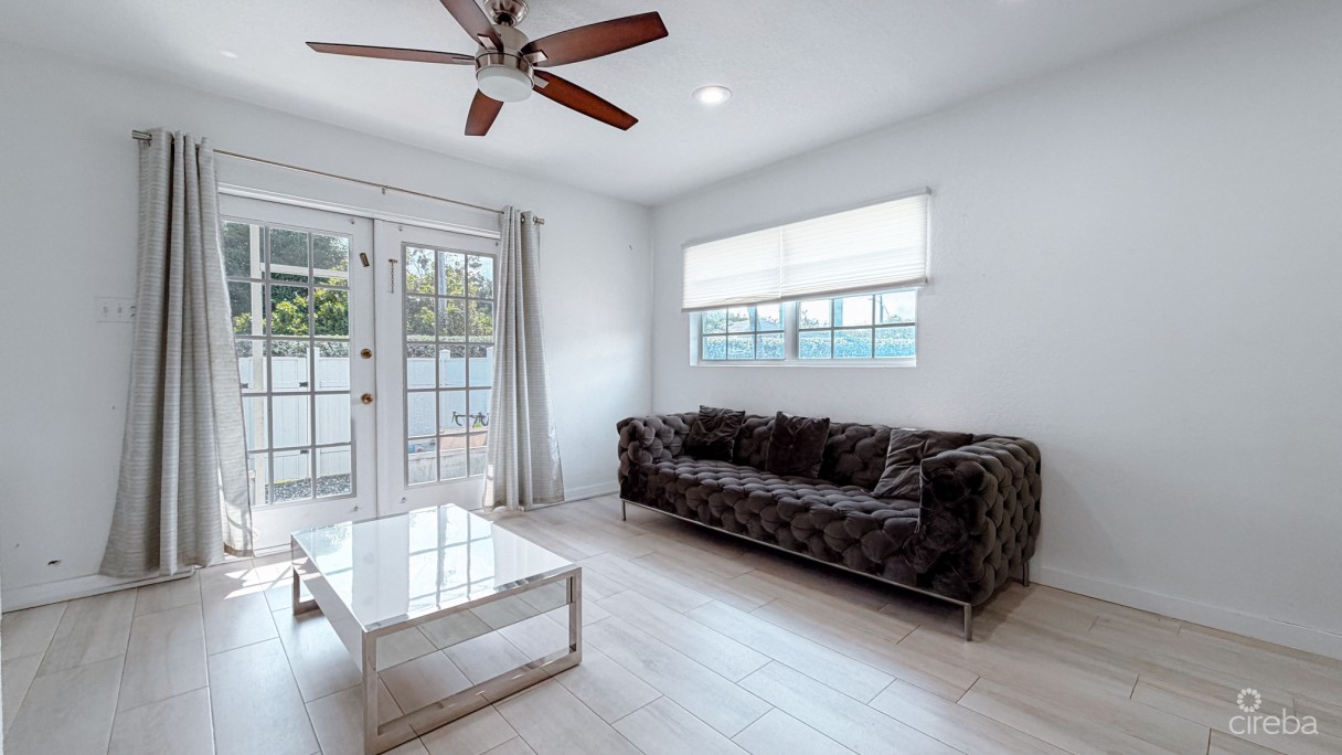 Meadows 2 Bed Townhouse West Bay - Image 6