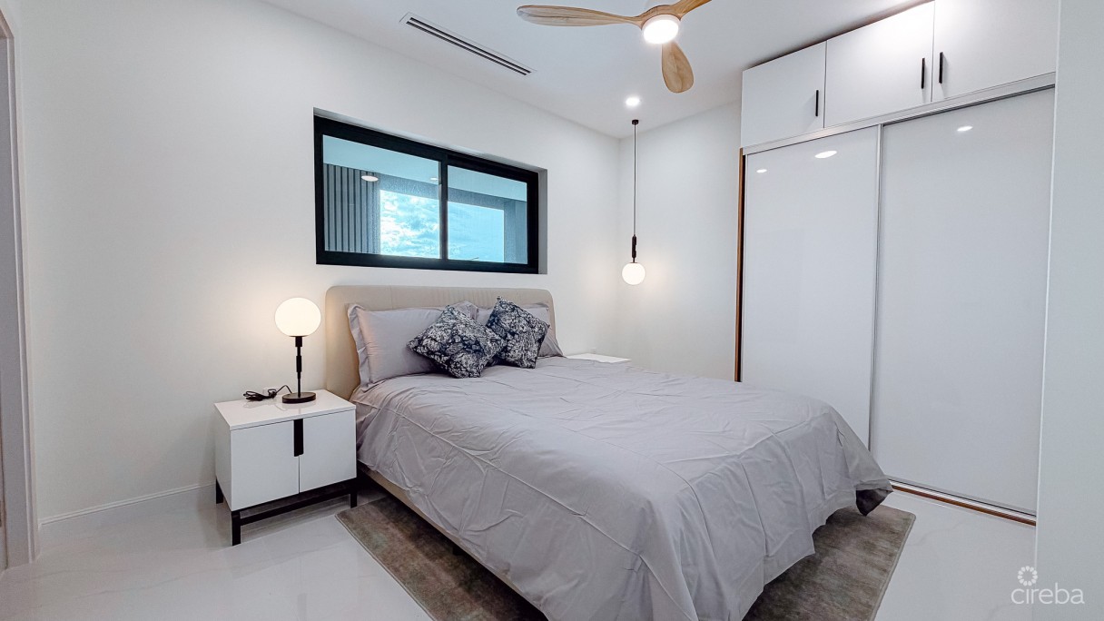 Arza 3 Bed Corner Condo - Image 12