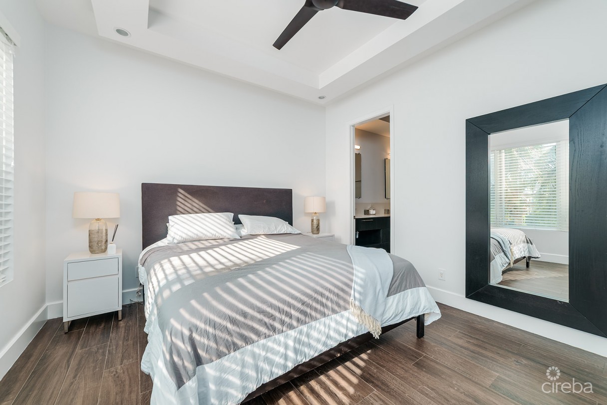 #201 Cypress Pointe North - Canal Front Condo - Image 6