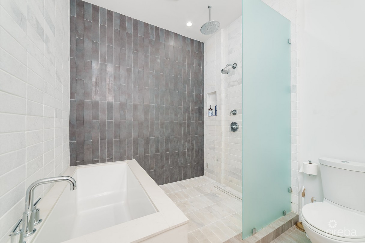 #201 Cypress Pointe North - Canal Front Condo - Image 8