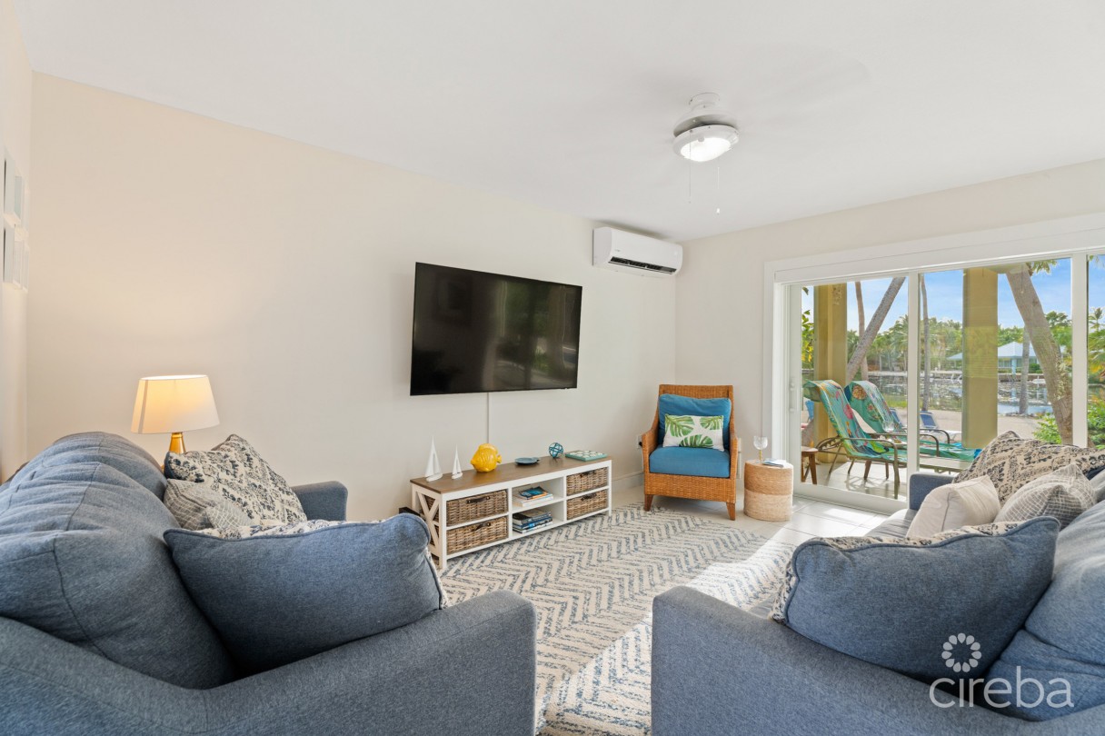 Island House 15, Rum Point Beachfront Townhome - Image 9