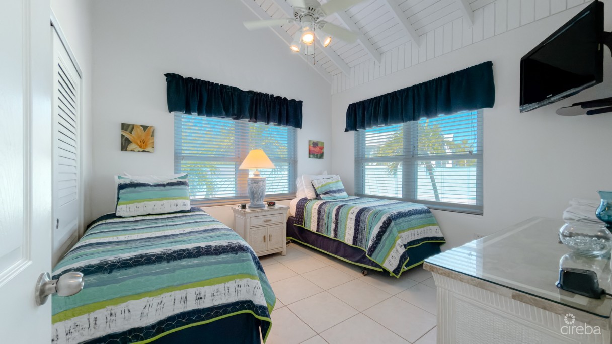 Villas Of The Galleon Condo Seven Mile Beach - Image 16