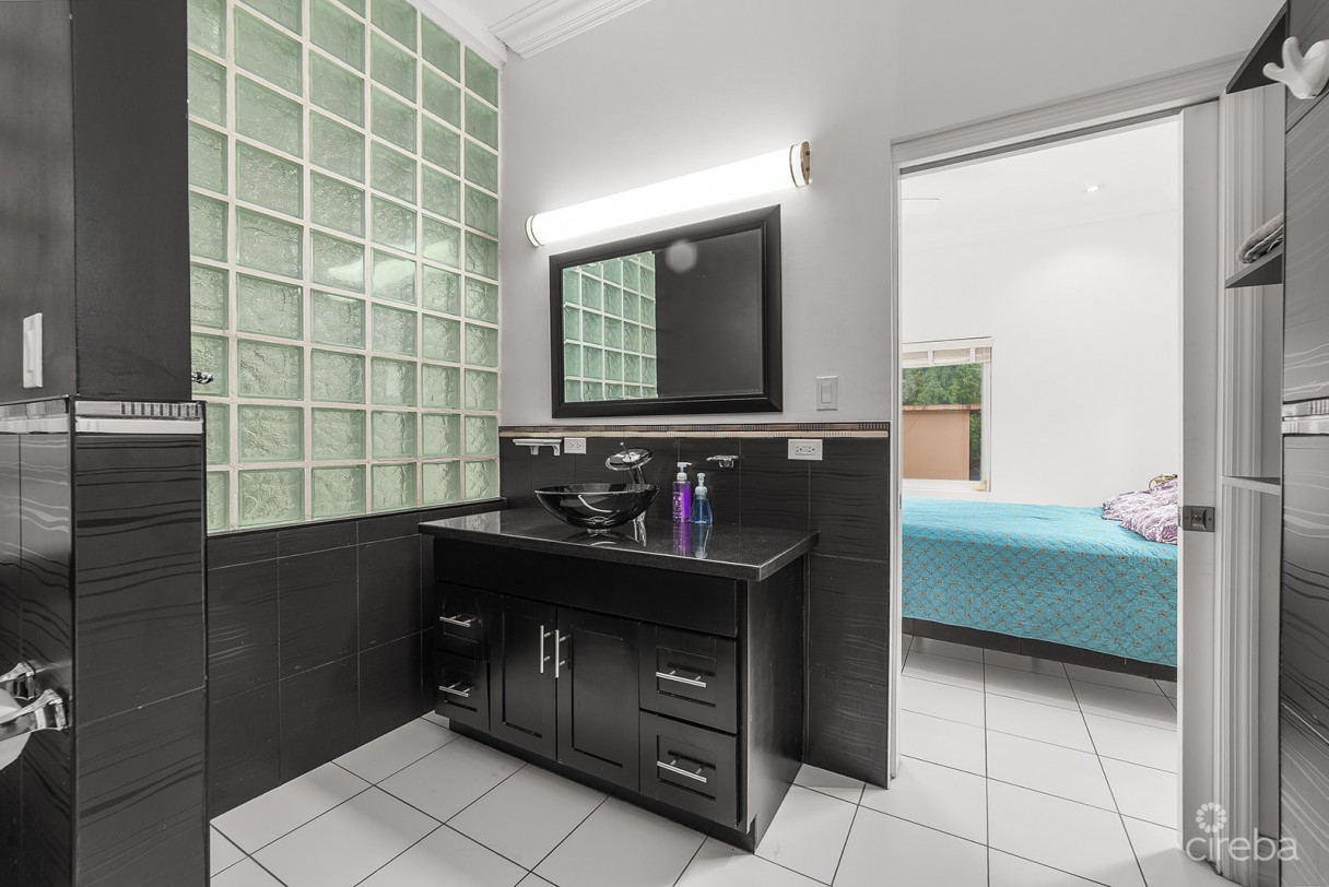 3 Bed Midway Close Family Home - Image 10