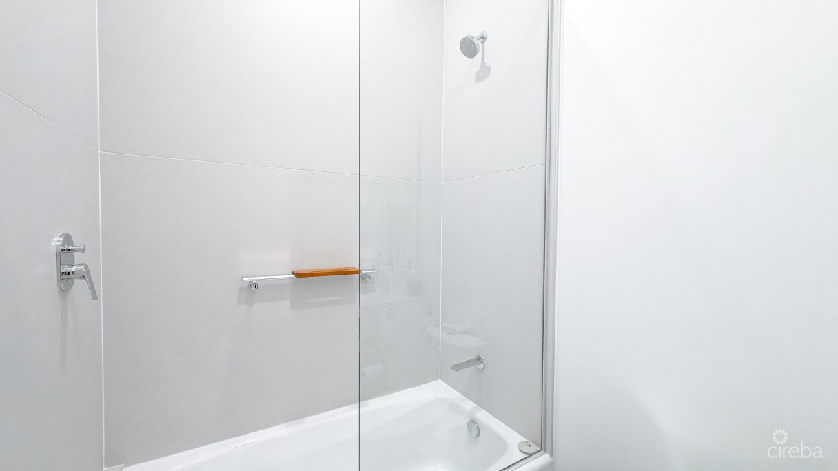 Aura 3 Bed Corner Condo - Image 11