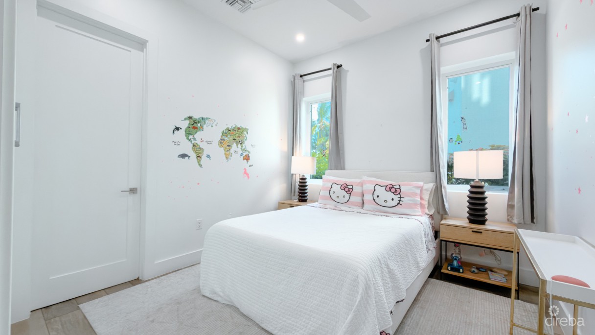 Aura 3 Bed Corner Condo - Image 13