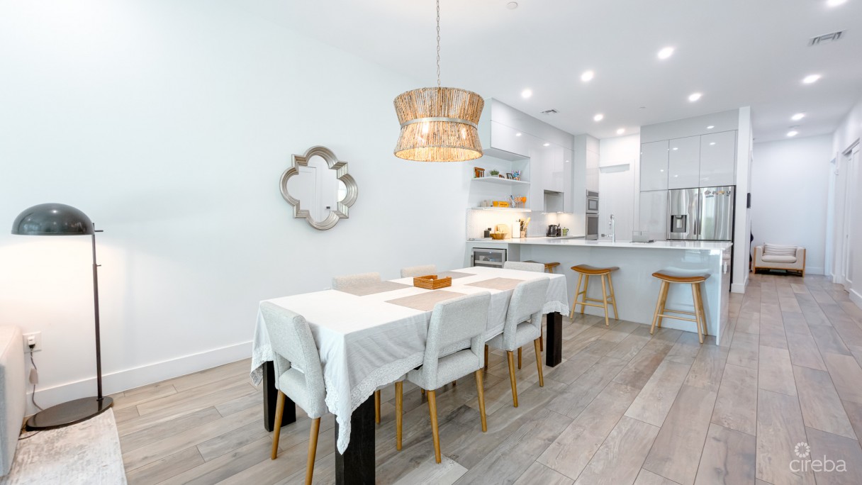 Aura 3 Bed Corner Condo - Image 18