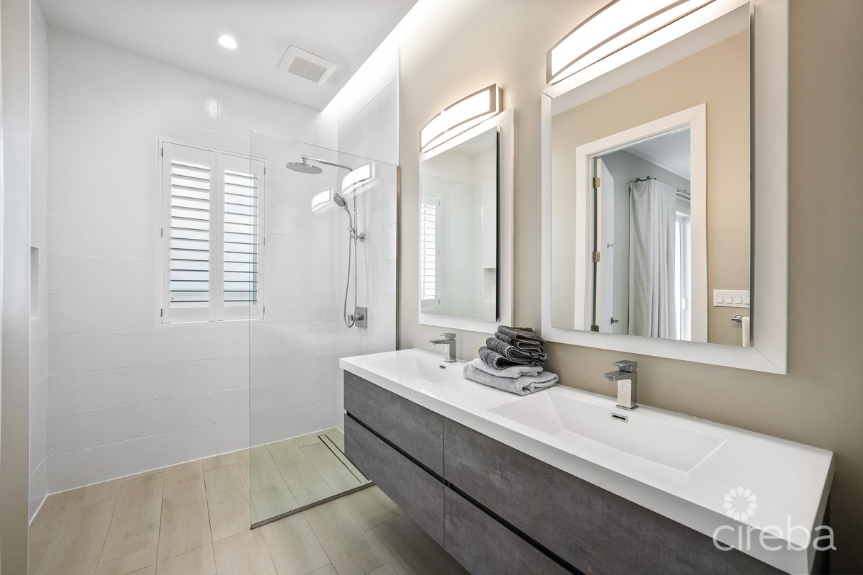 Ocean Crest #21,  Luxury Waterfront Town Home W/dock - Image 12