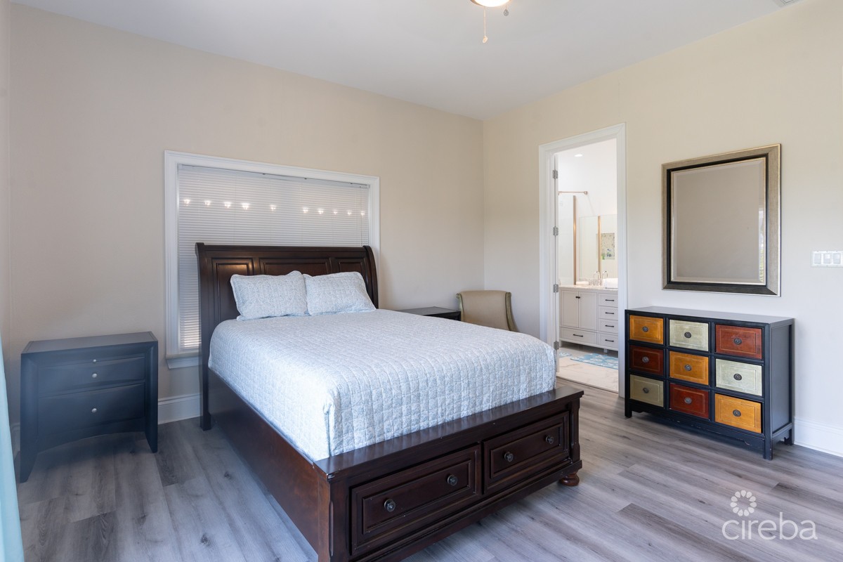 Reduced | Turnberry East, Crystal Harbour - Image 11