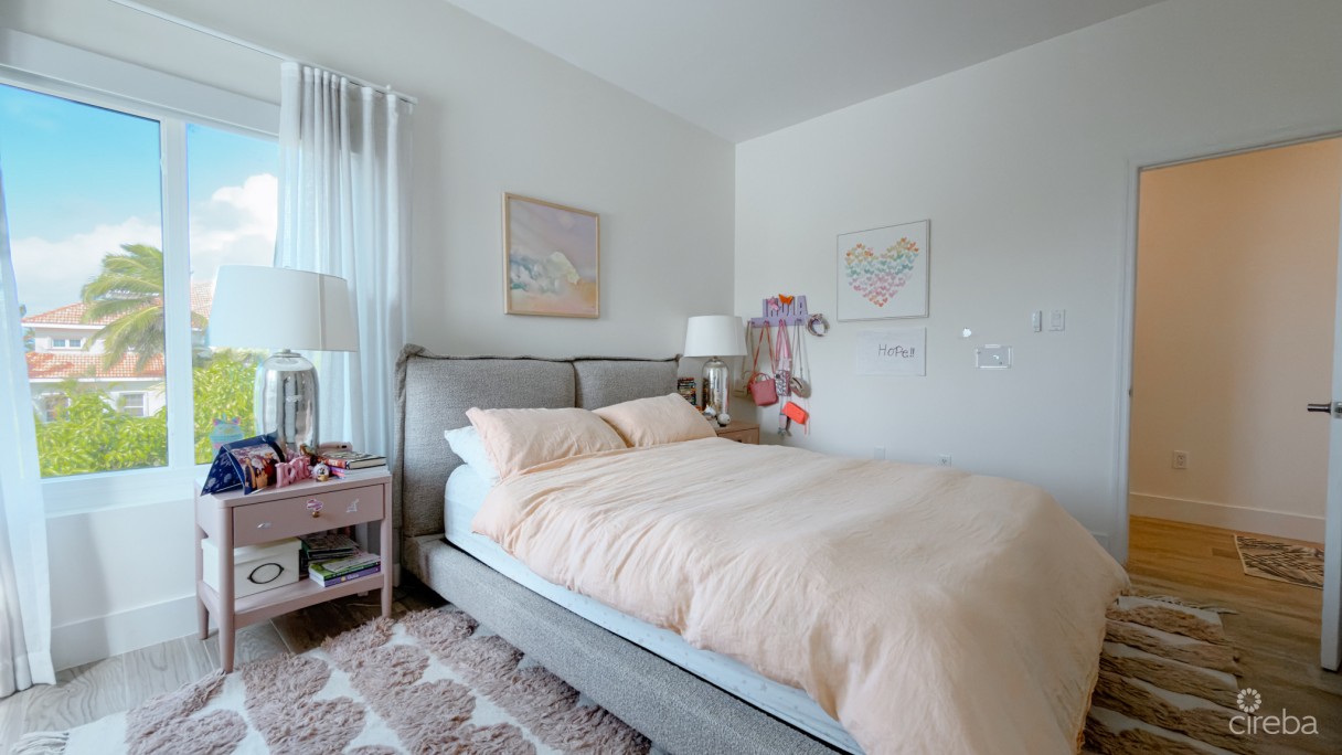 The Shores Canal Front Home - Image 10