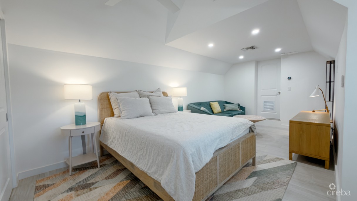 The Shores Canal Front Home - Image 14