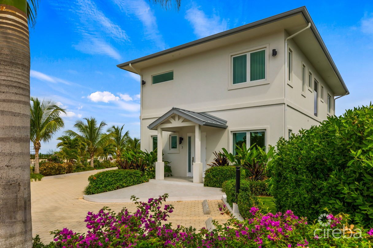 Oceans 9  Villa 7  West Bay Luxury Beachview Detached Home - Image 2