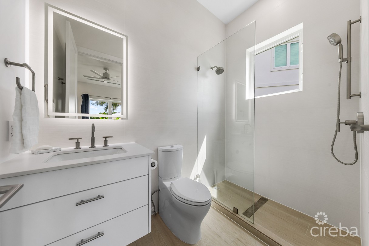 Oceans 9  Villa 7  West Bay Luxury Beachview Detached Home - Image 6