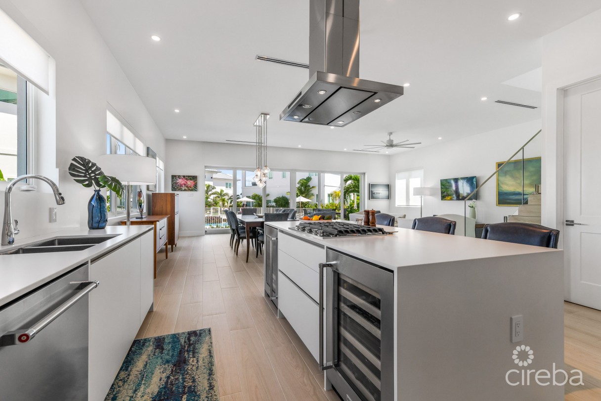 Oceans 9  Villa 7  West Bay Luxury Beachview Detached Home - Image 18