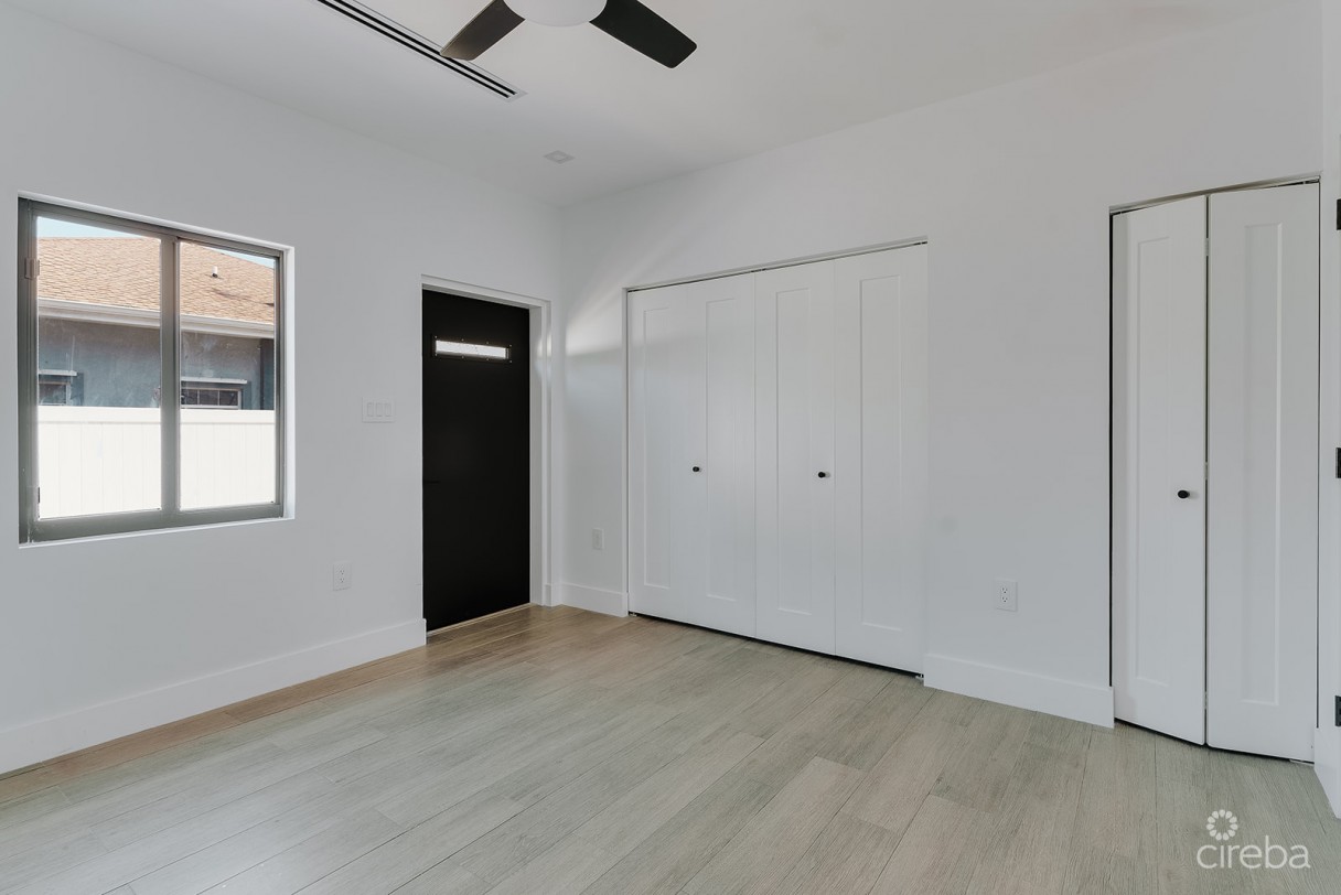 Kingsley Townhomes 2 Bed Plus Den Unit 2. - Image 9