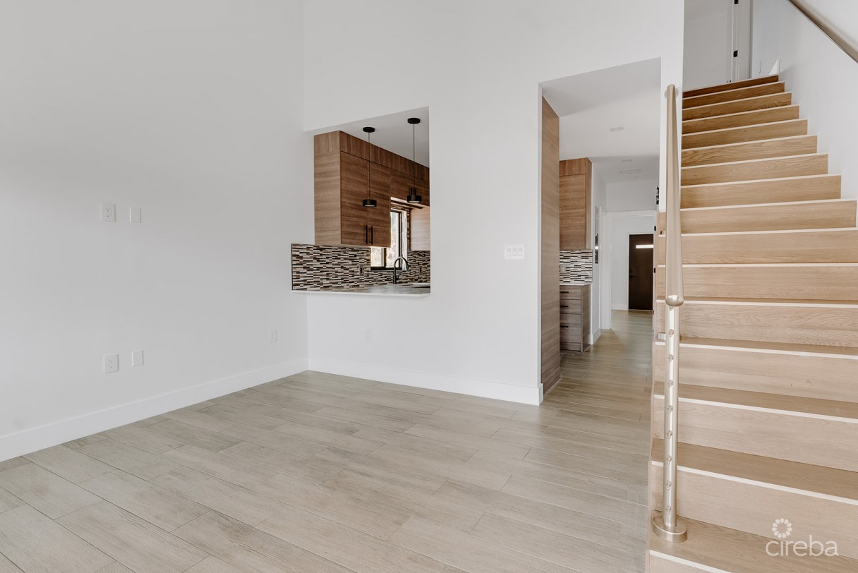 Kingsley Townhomes 2 Bed Plus Den Unit 3. - Image 2