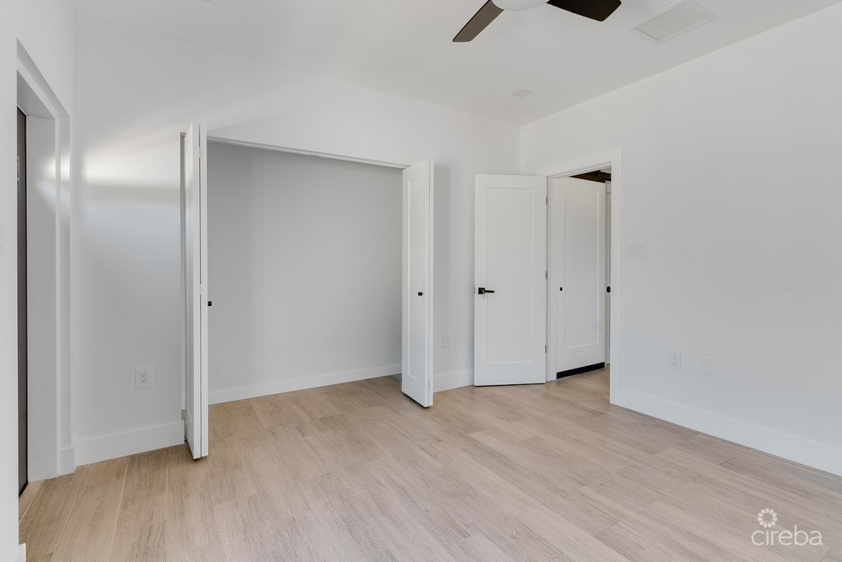 Kingsley Townhomes 2 Bed Plus Den Unit 3. - Image 9