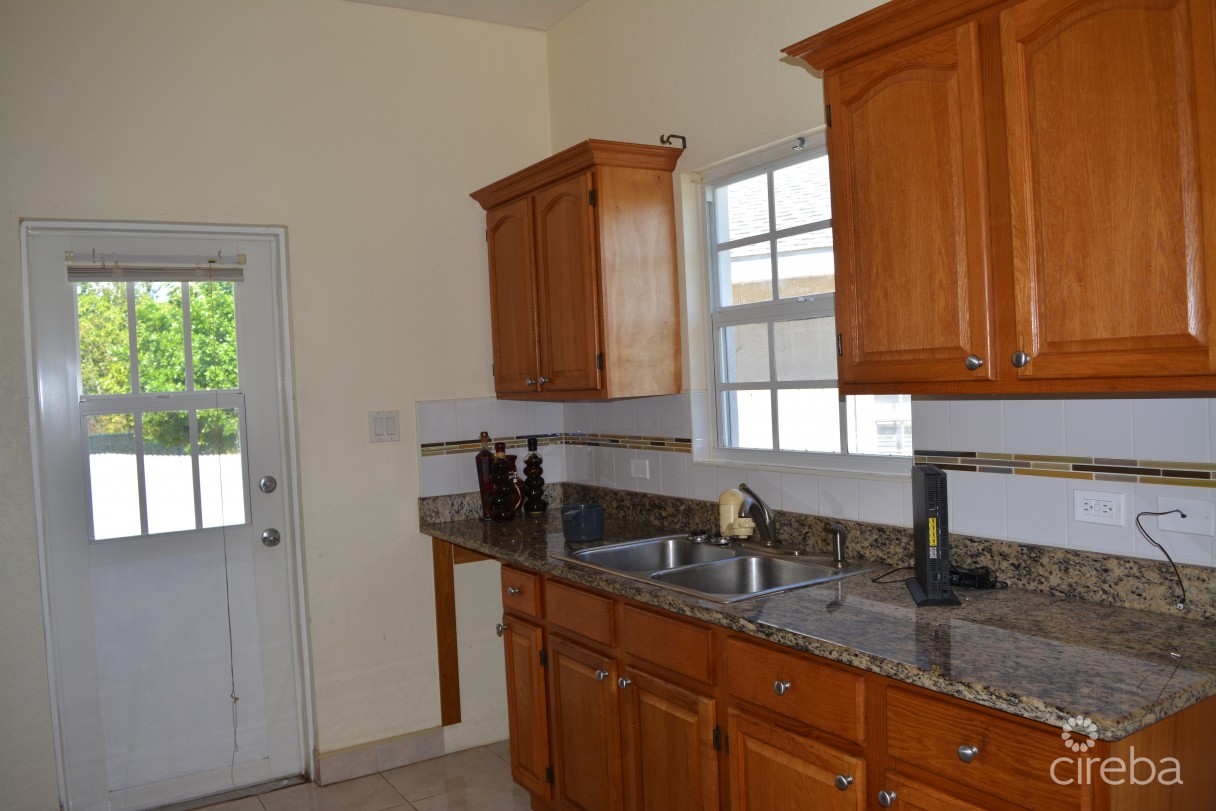 Royal Heights Half Duplex - Image 1