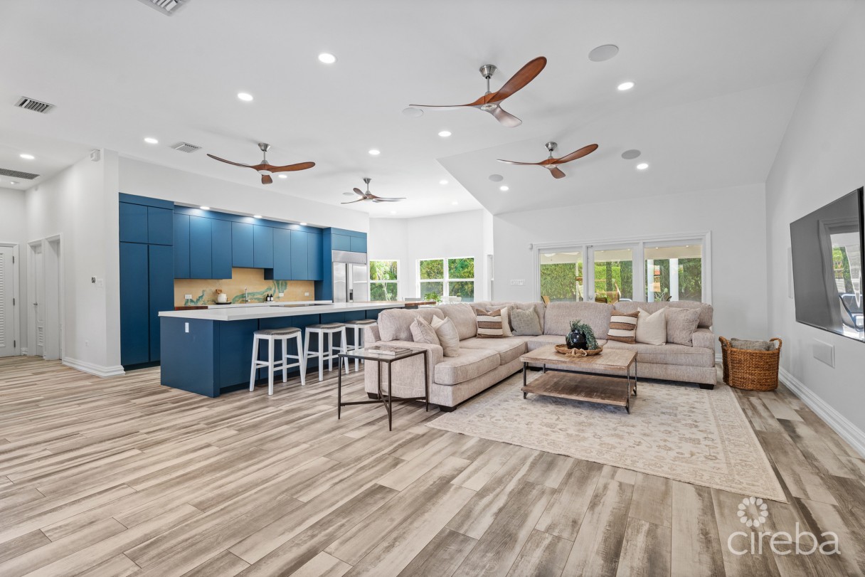 Jacaranda Court 35, South Sound Home - Image 3