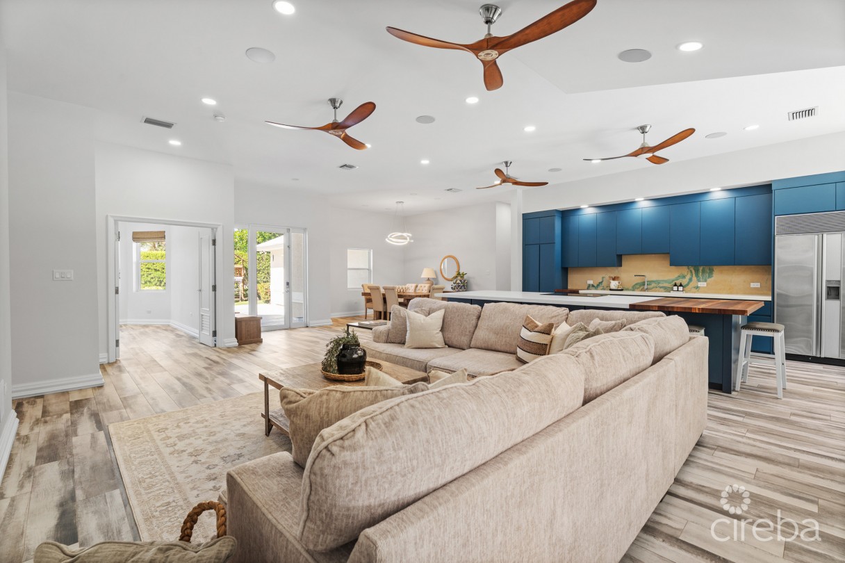 Jacaranda Court 35, South Sound Home - Image 5