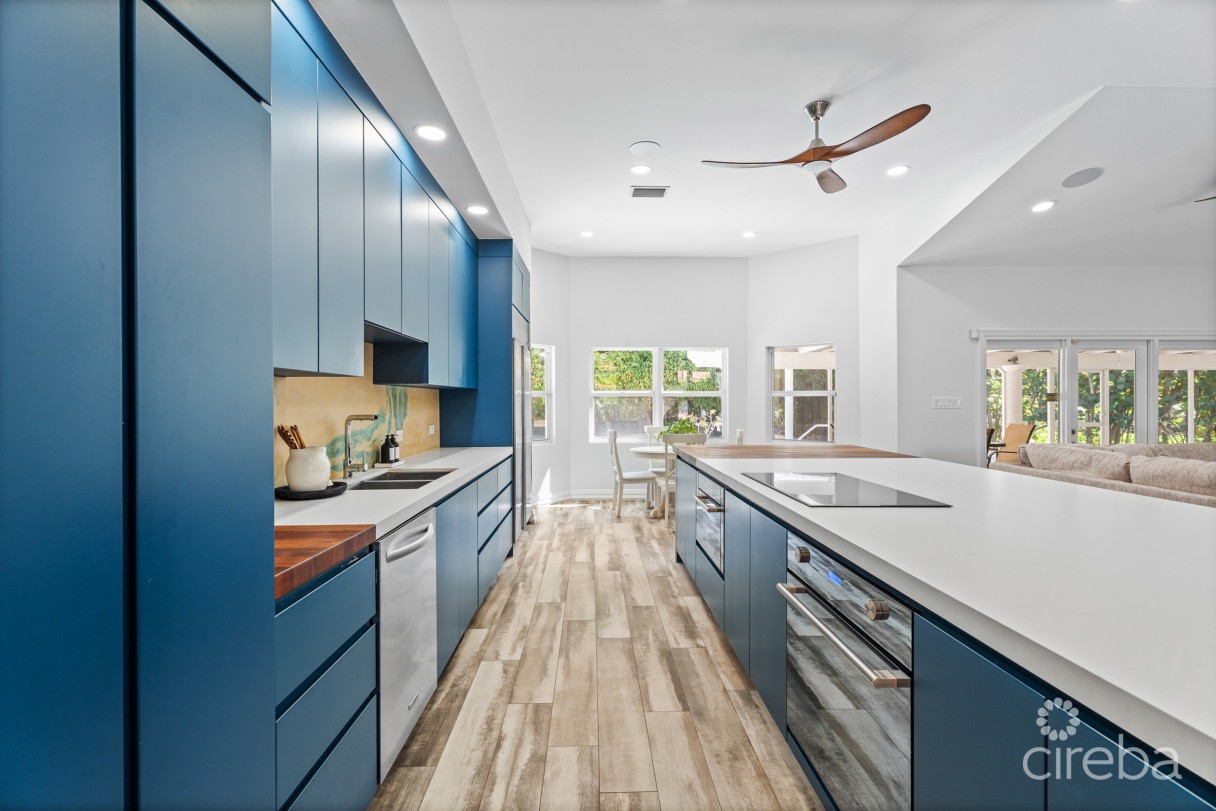 Jacaranda Court 35, South Sound Home - Image 8