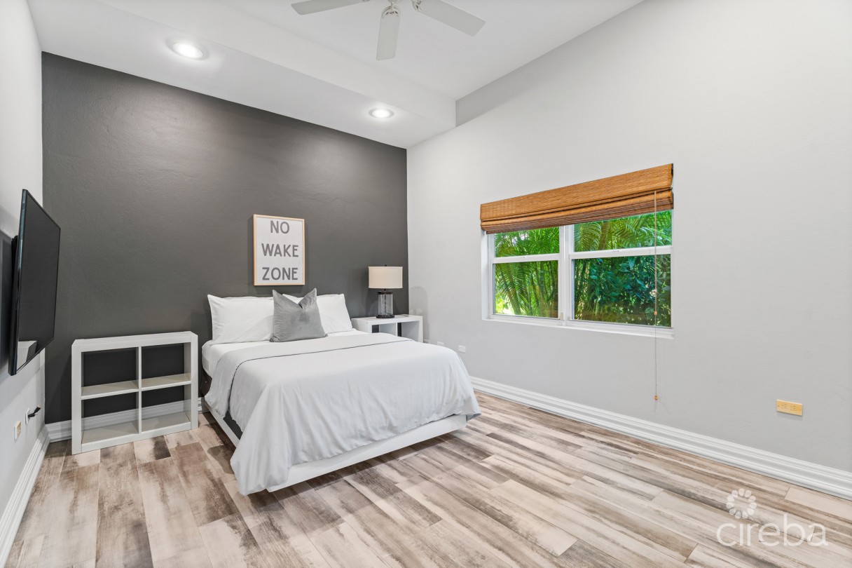 Jacaranda Court 35, South Sound Home - Image 17