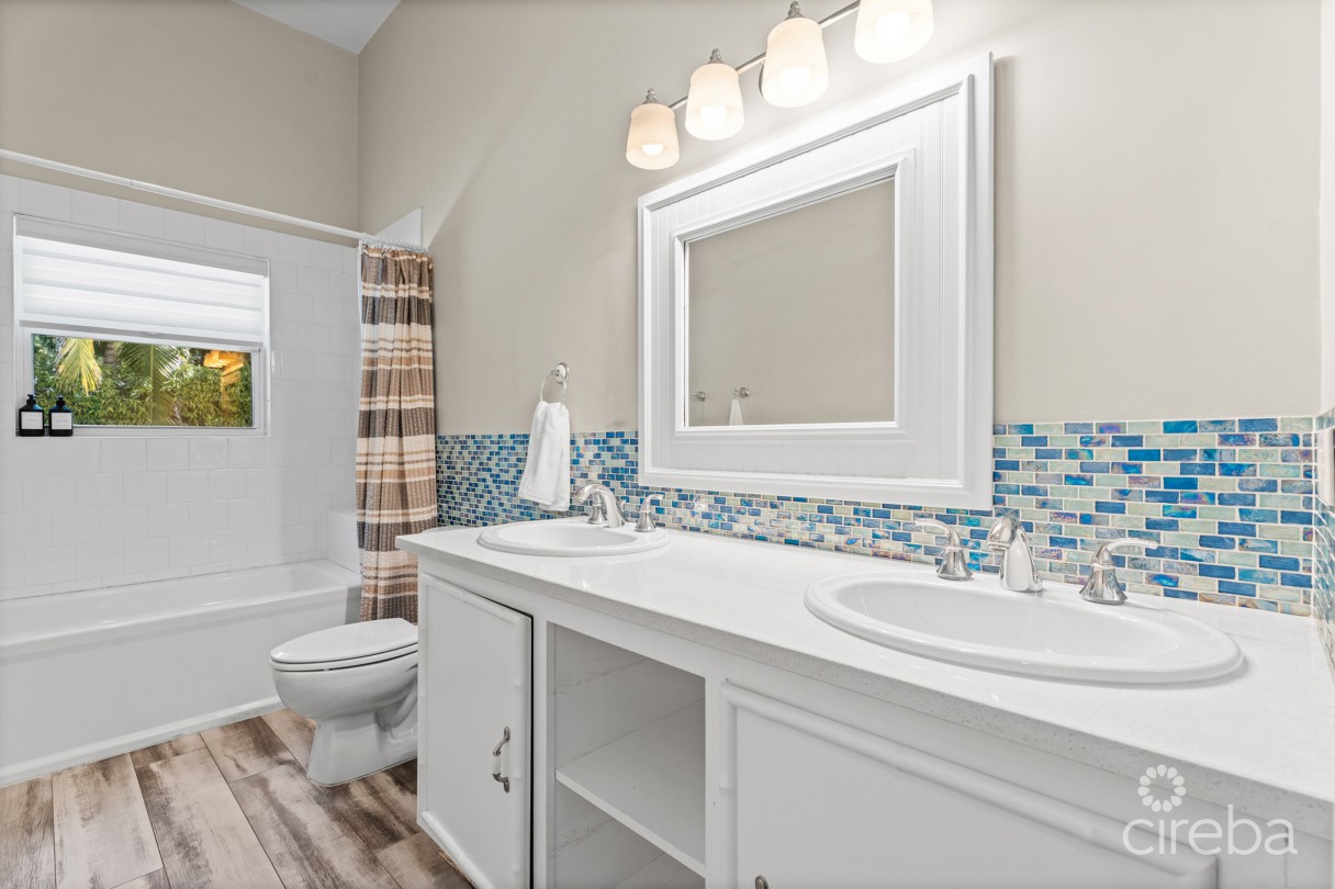 Jacaranda Court 35, South Sound Home - Image 18