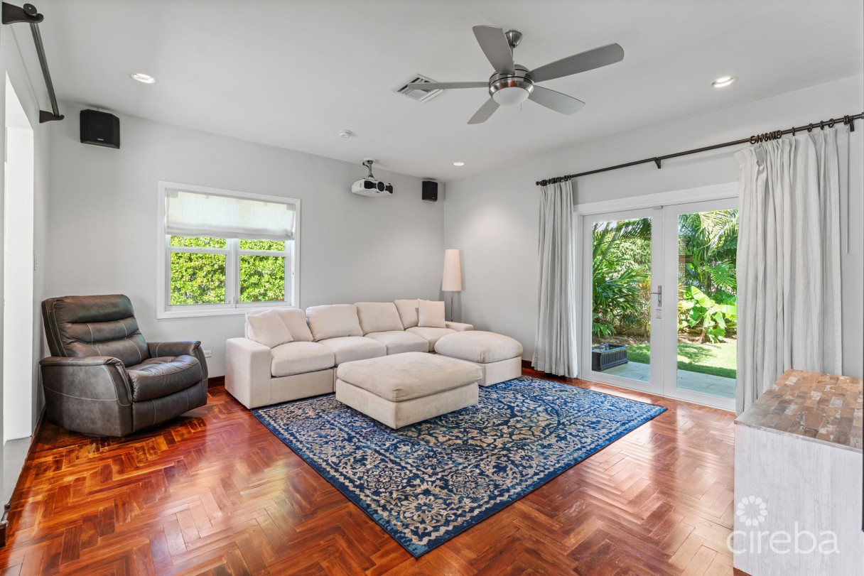 Jacaranda Court 35, South Sound Home - Image 21