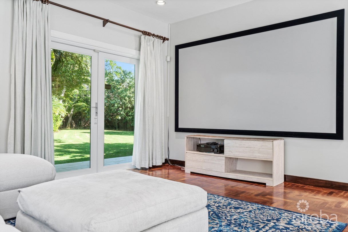 Jacaranda Court 35, South Sound Home - Image 23