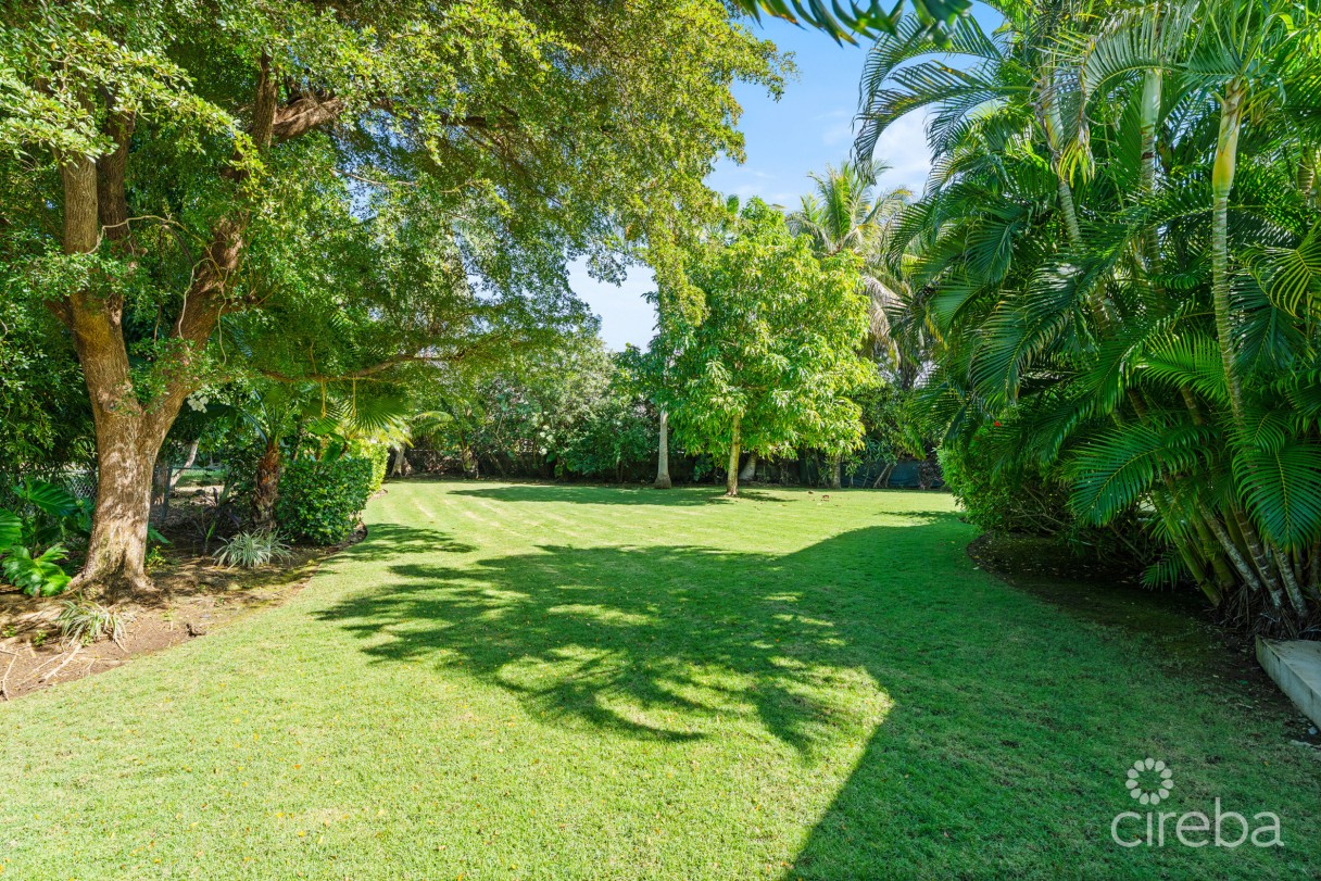Jacaranda Court 35, South Sound Home - Image 32